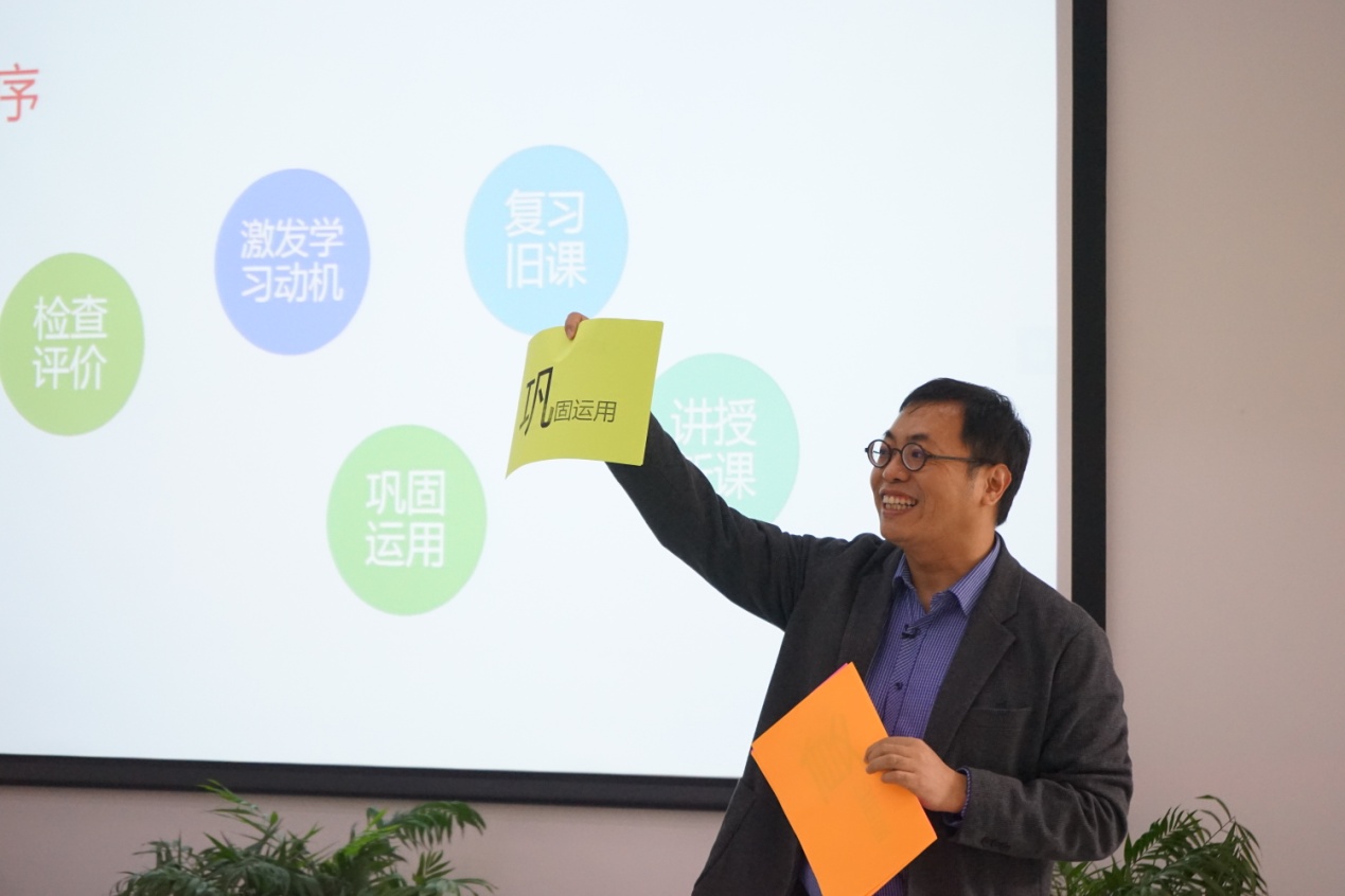 華夏文交所開(kāi)啟智慧之門(mén)，擁抱學(xué)習(xí)與變化的力量，最新公告發(fā)布