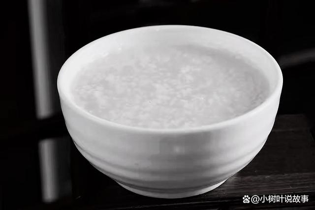 這碗粥的日常故事，友情的溫度與家的溫馨