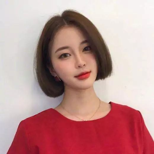 最新發(fā)型女短發(fā)，時尚潮流與個人立場的探索