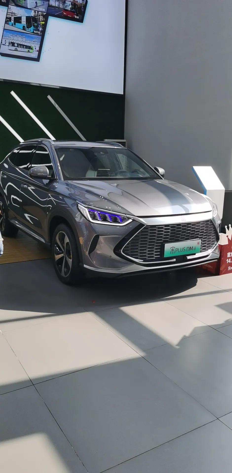 最新款宋，引領(lǐng)時(shí)代潮流的轎車新標(biāo)桿