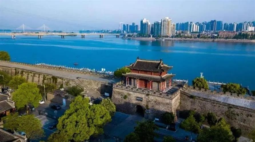 科技之光，最新高科技產(chǎn)品照亮生活新篇章